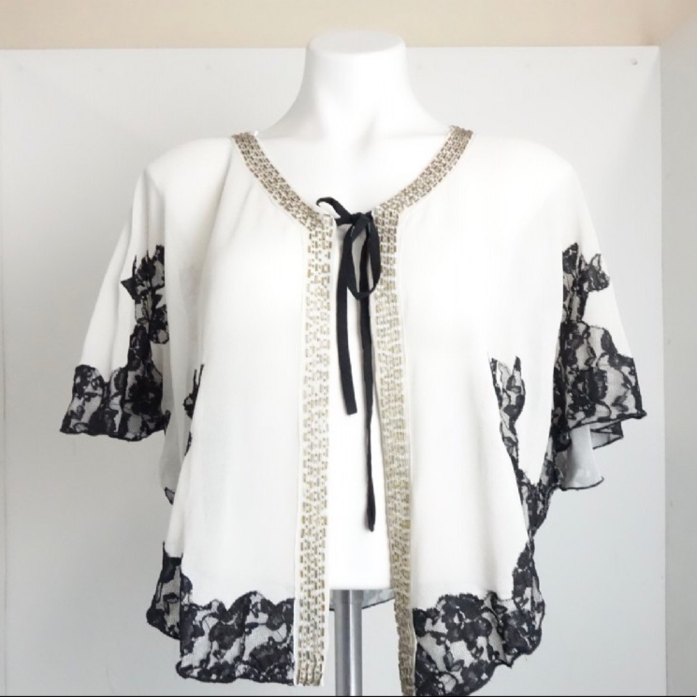 NWT Romeo & Juliet Couture Beaded Lace Accent Top